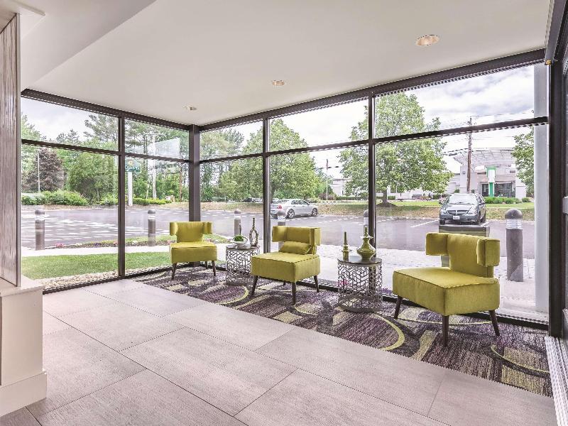 La Quinta Inn & Suites By Wyndham Salem Nh image