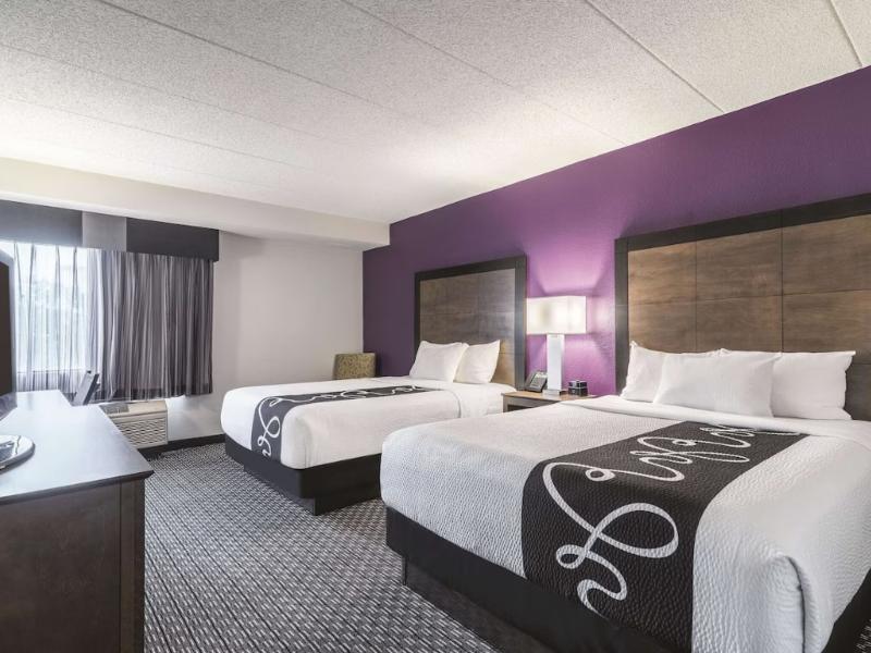 La Quinta Inn & Suites By Wyndham Salem Nh image