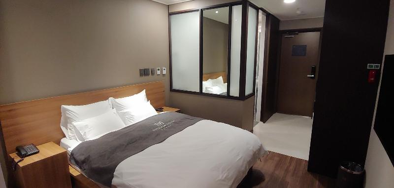 Westernbay Marina Hotel image