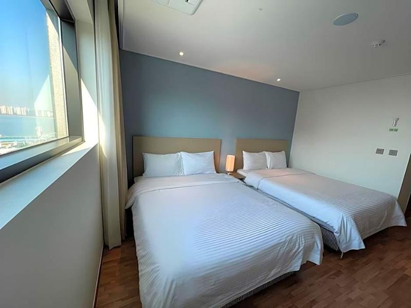 Sea & Moon Tourist Hotel image