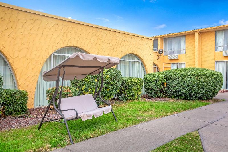 Days Inn by Wyndham Del Rio image