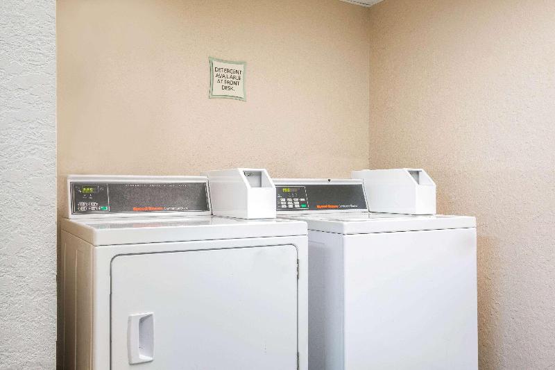 Days Inn by Wyndham Del Rio image