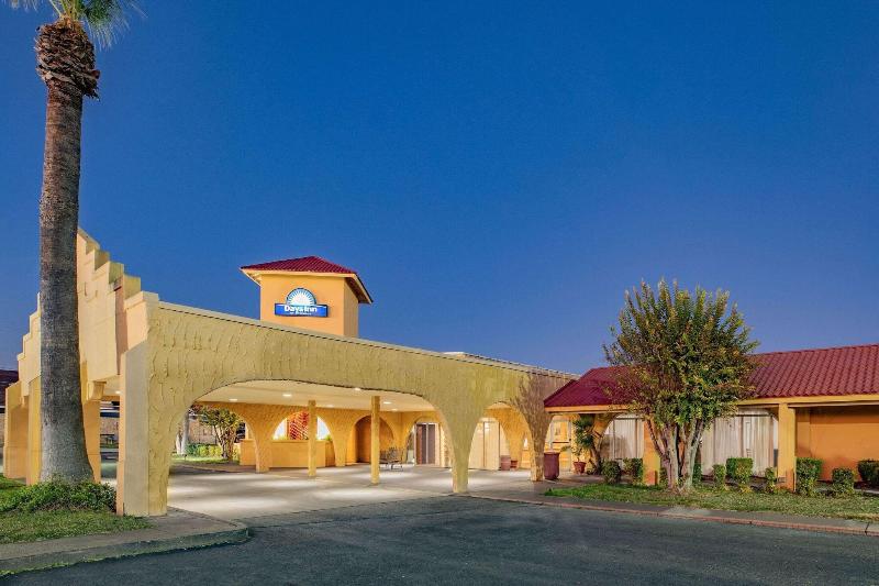 Days Inn by Wyndham Del Rio image