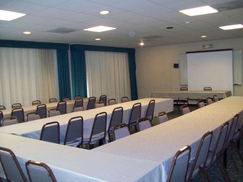 Days Inn by Wyndham Del Rio image