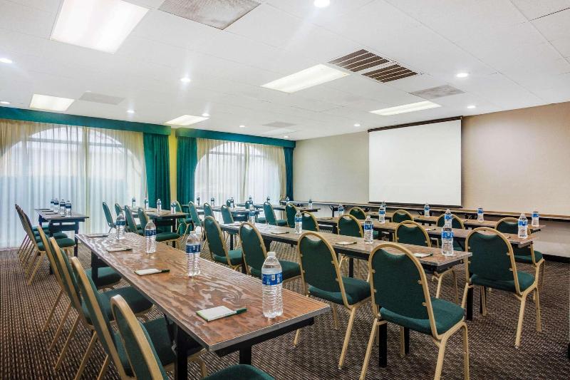 Days Inn by Wyndham Del Rio image