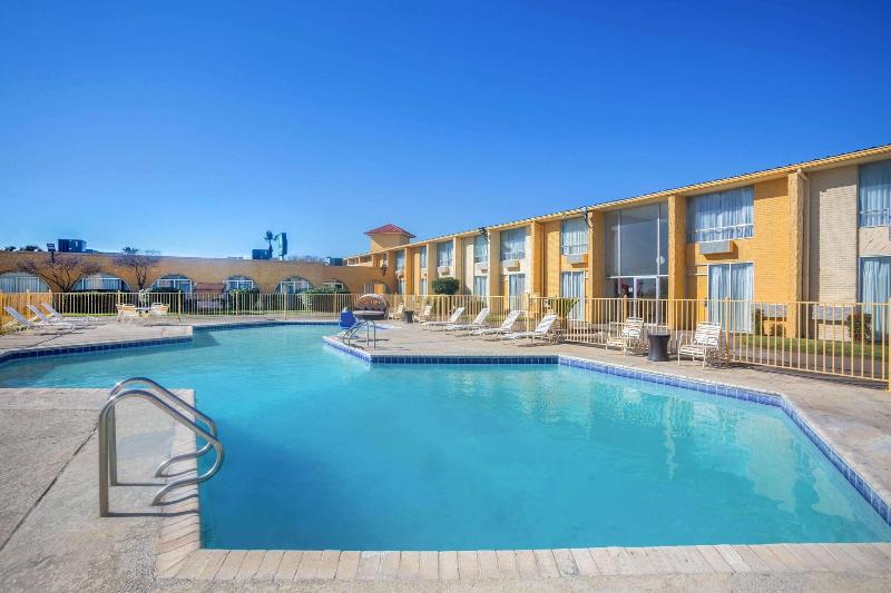 Days Inn by Wyndham Del Rio image