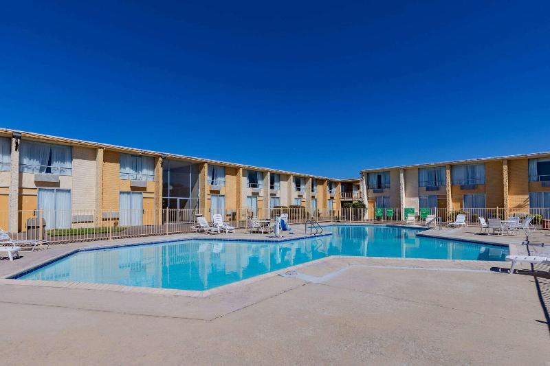 Days Inn by Wyndham Del Rio image