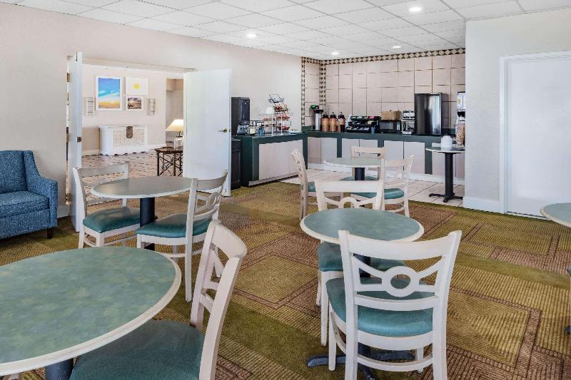 Days Inn by Wyndham Del Rio image