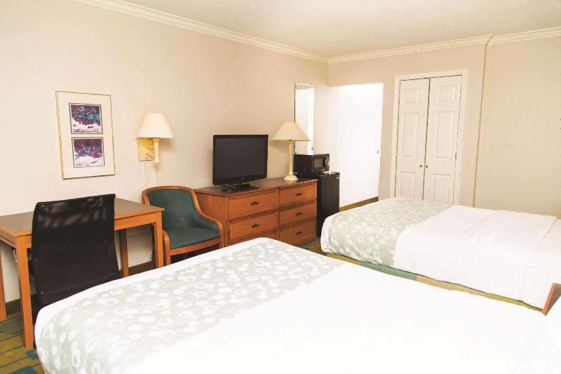 Days Inn by Wyndham Del Rio image