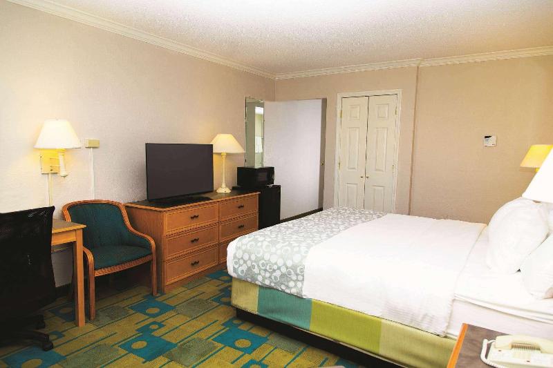 Days Inn by Wyndham Del Rio image