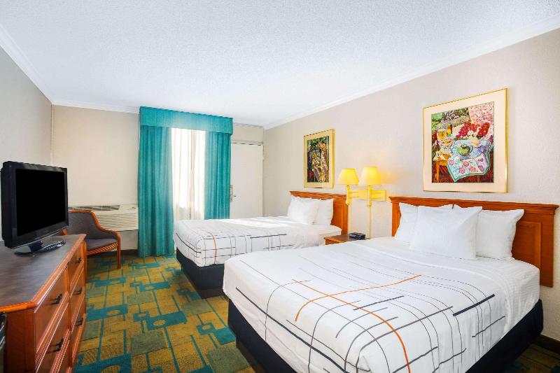 Days Inn by Wyndham Del Rio image