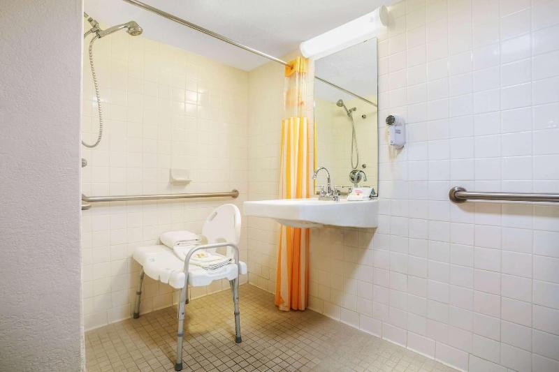 Days Inn by Wyndham Del Rio image