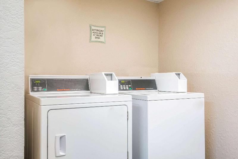 Days Inn by Wyndham Del Rio image