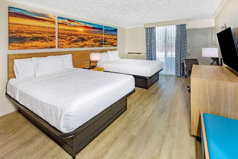 Days Inn by Wyndham Del Rio image