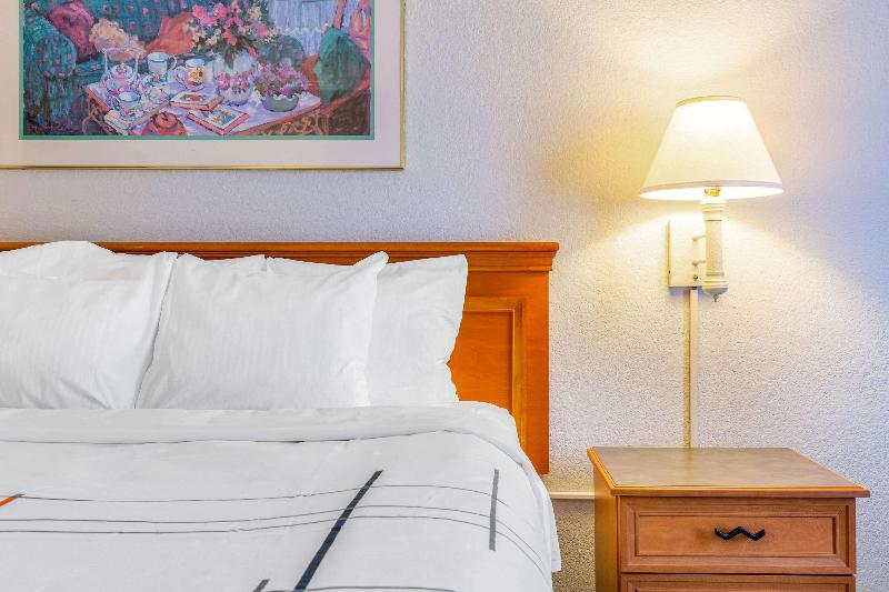 Days Inn by Wyndham Del Rio image