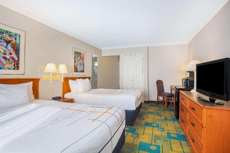 Days Inn by Wyndham Del Rio image