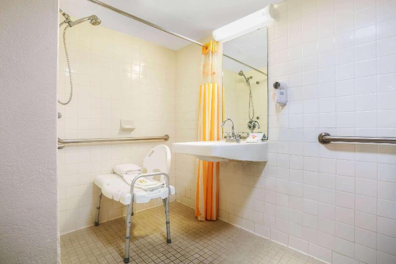 Days Inn by Wyndham Del Rio image