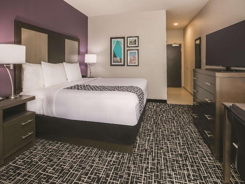 La Quinta Inn & Suites Dallas - Richardson image
