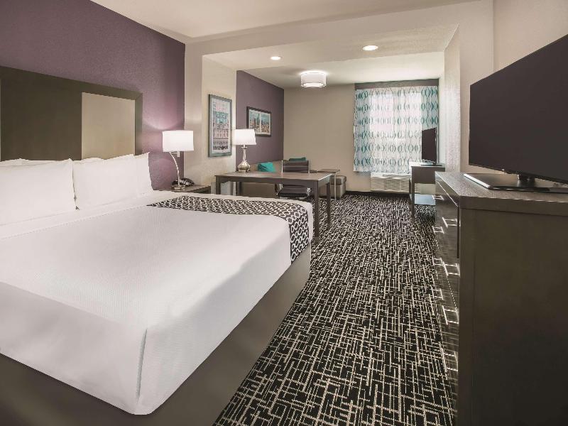 La Quinta Inn & Suites Dallas - Richardson image