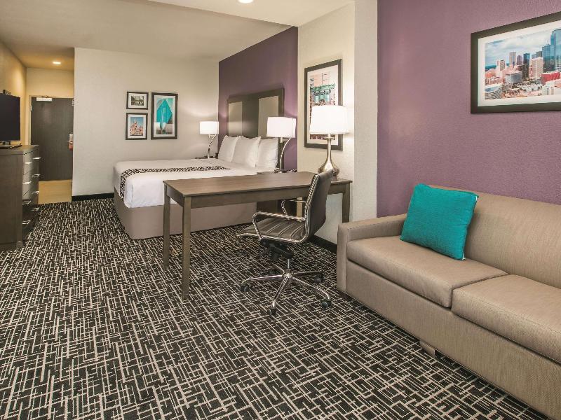 La Quinta Inn & Suites Dallas - Richardson image