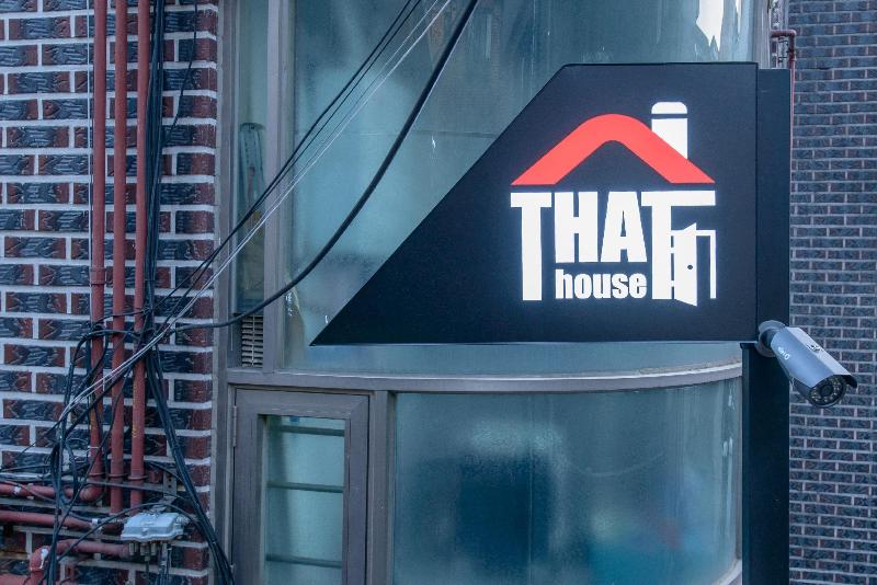 THAT house (ITaeWon)