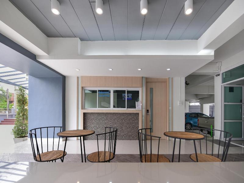 B32 Apartment
