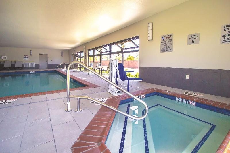 La Quinta by Wyndham Pampa image