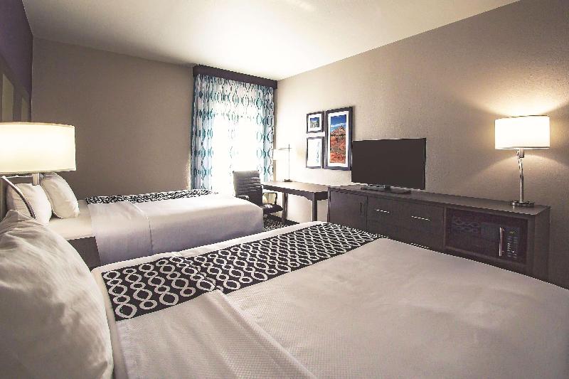 La Quinta by Wyndham Pampa image