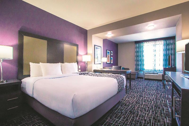 La Quinta by Wyndham Pampa image