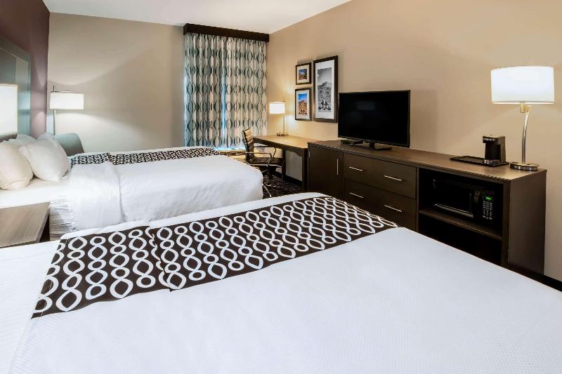 La Quinta by Wyndham Pampa image