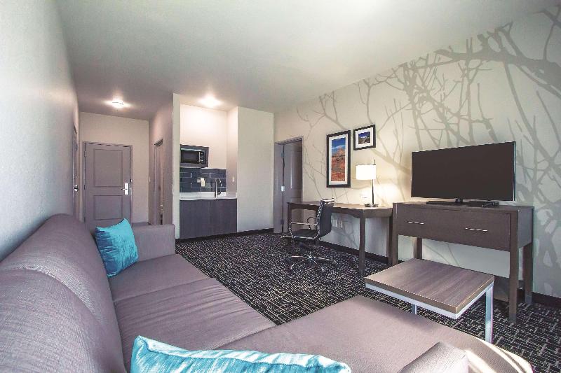 La Quinta by Wyndham Pampa image