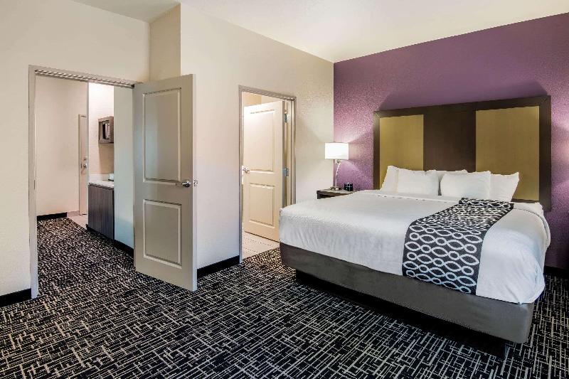 La Quinta by Wyndham Pampa image