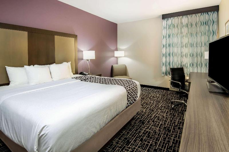 La Quinta by Wyndham Pampa image