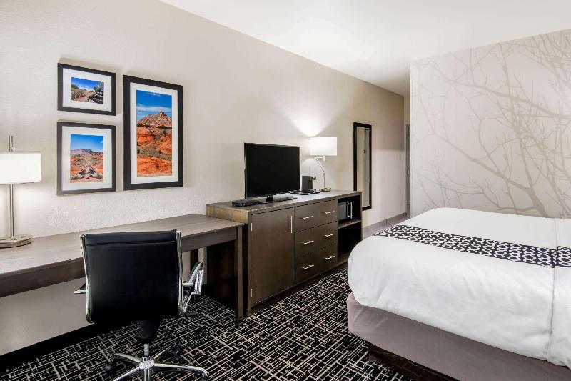 La Quinta by Wyndham Pampa image