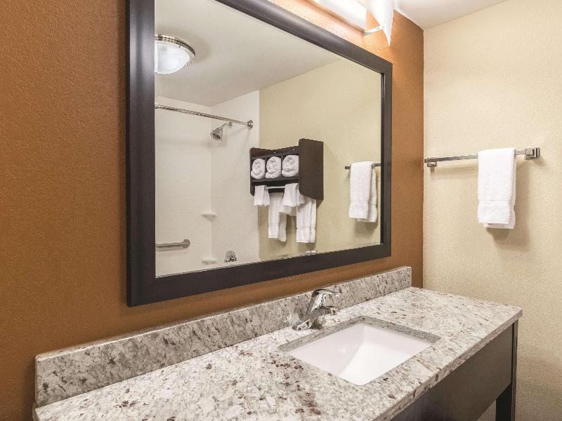 La Quinta Inn & Suites Knoxville Papermill