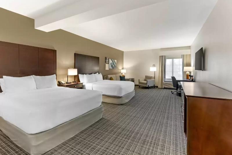 Comfort Inn & Suites Verona At Turning Stone Resor image