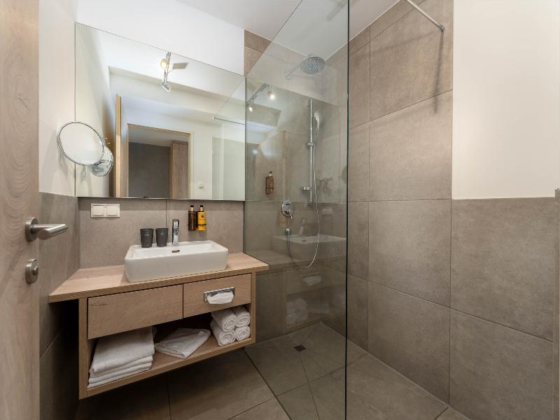 Elements Resort Zell am See image