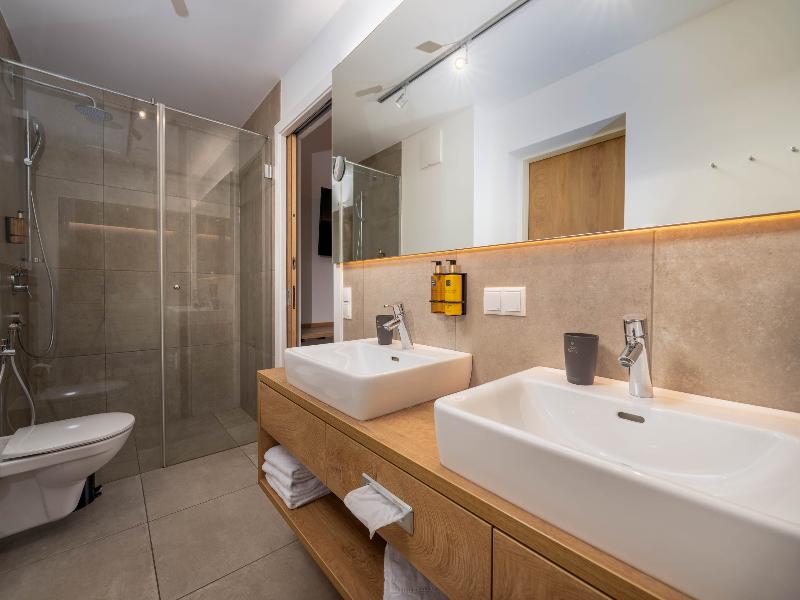 Elements Resort Zell am See image