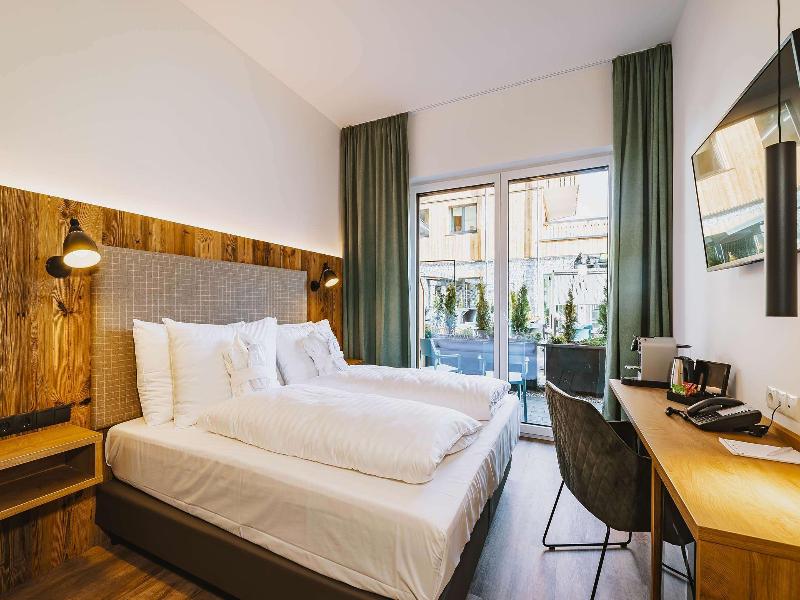 Elements Resort Zell am See image