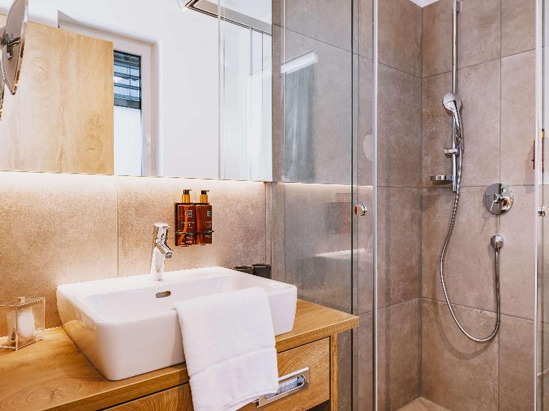 Elements Resort Zell am See image