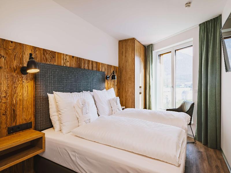 Elements Resort Zell am See image
