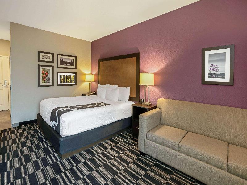 La Quinta Inn & Suites Tumwater - Olympia image