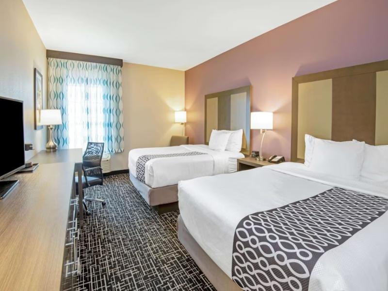 La Quinta Inn & Suites By Wyndham Weatherford Ok image