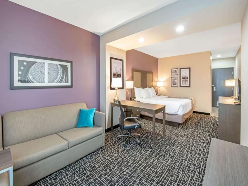 La Quinta Inn & Suites By Wyndham Weatherford Ok image