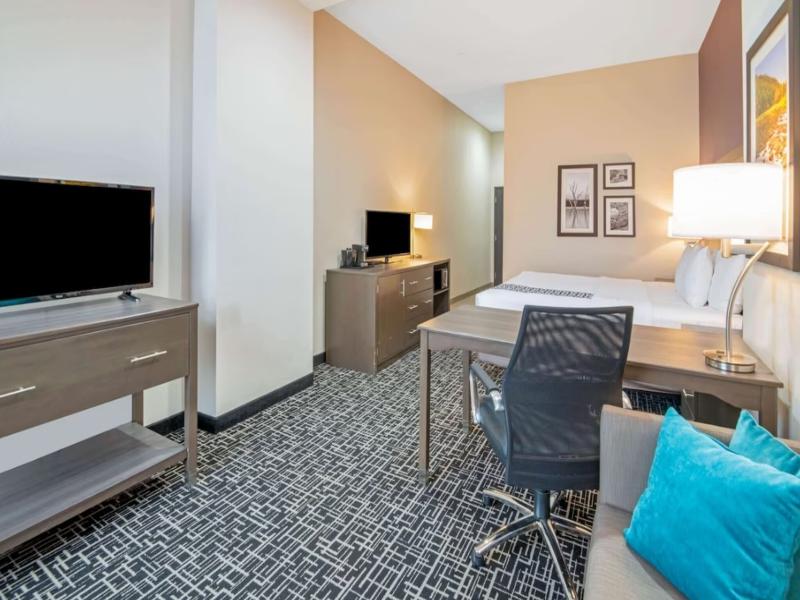 La Quinta Inn & Suites By Wyndham Weatherford Ok image