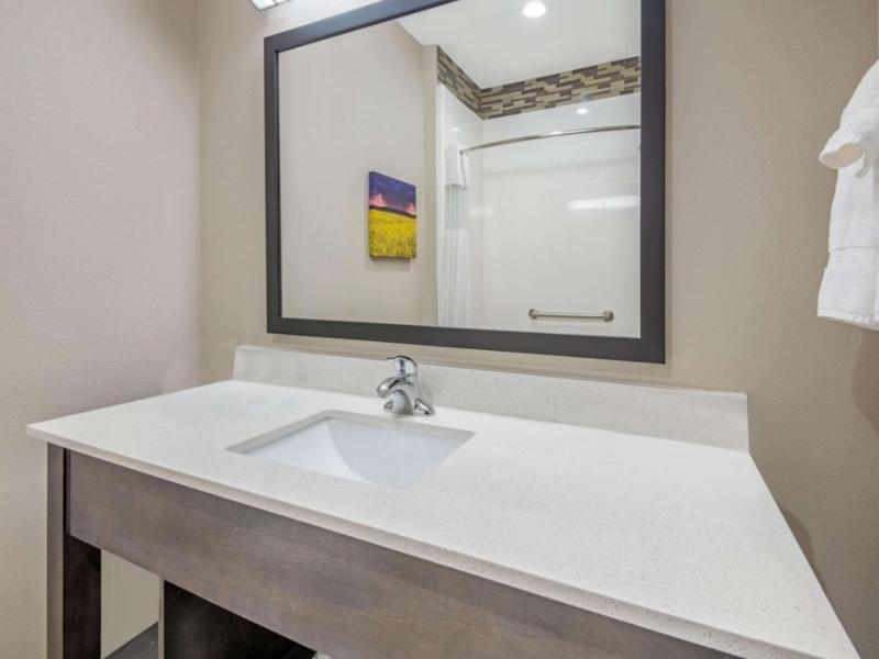 La Quinta Inn & Suites By Wyndham Weatherford Ok image