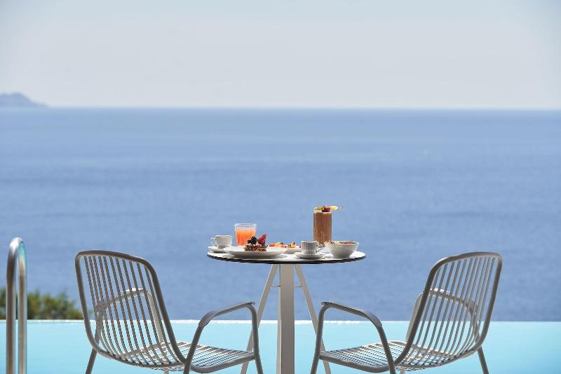 Radisson Blu Euphoria Resort