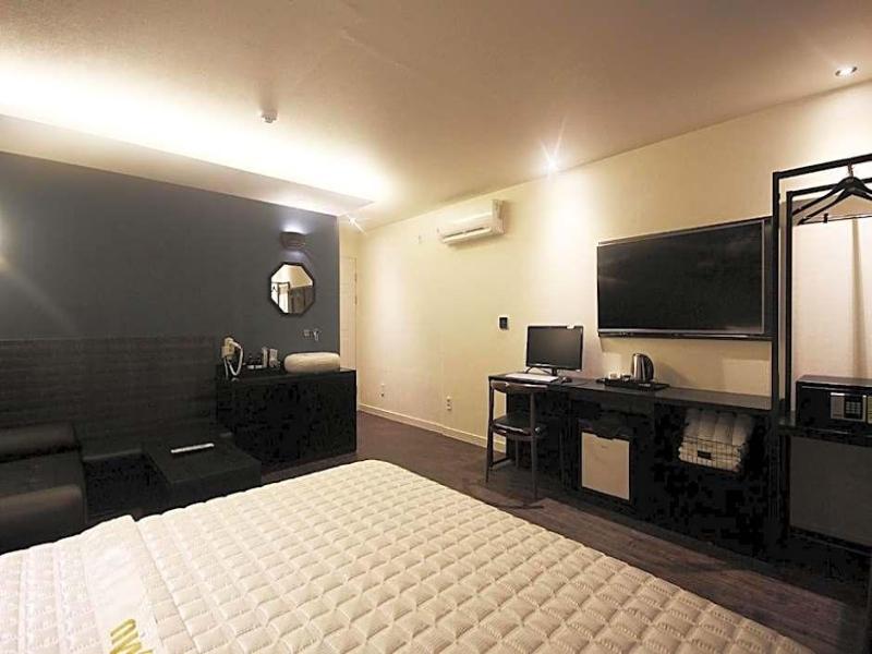 MU HOTEL image