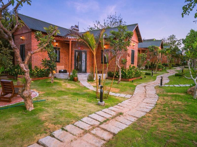 LongHai Channel Beach Resort & Cafe image