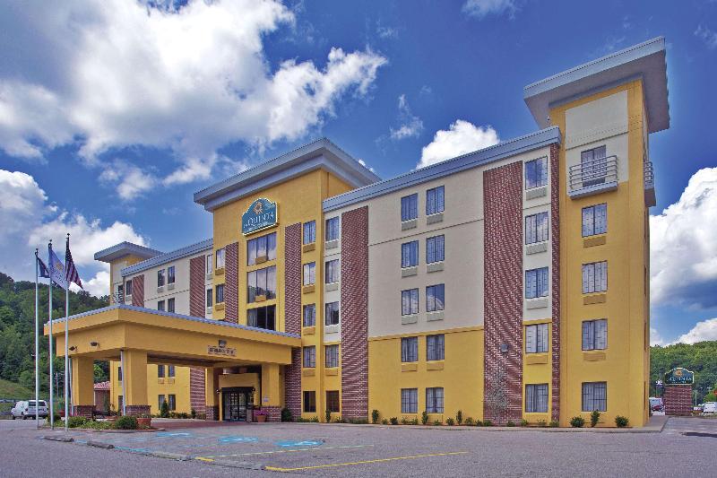 La Quinta Inn & Suites Elkview - Charleston NE